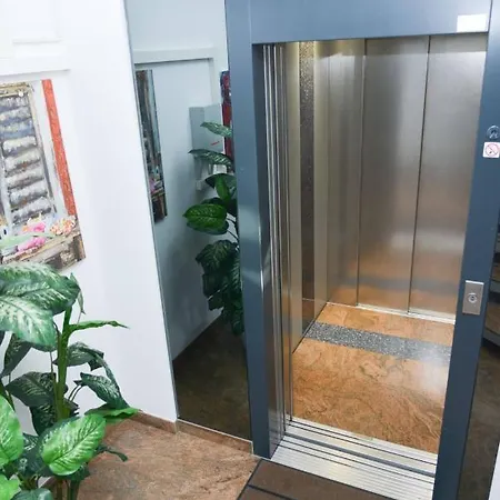 Central City Suite Apartment Lugano